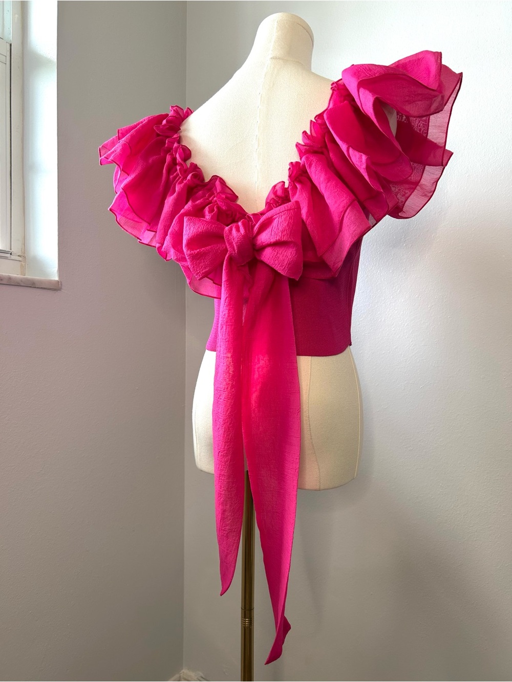 Barbie Pink Taffeta Ruffle Butterfly Sleeve Tie Back Crop Top Womens Small
